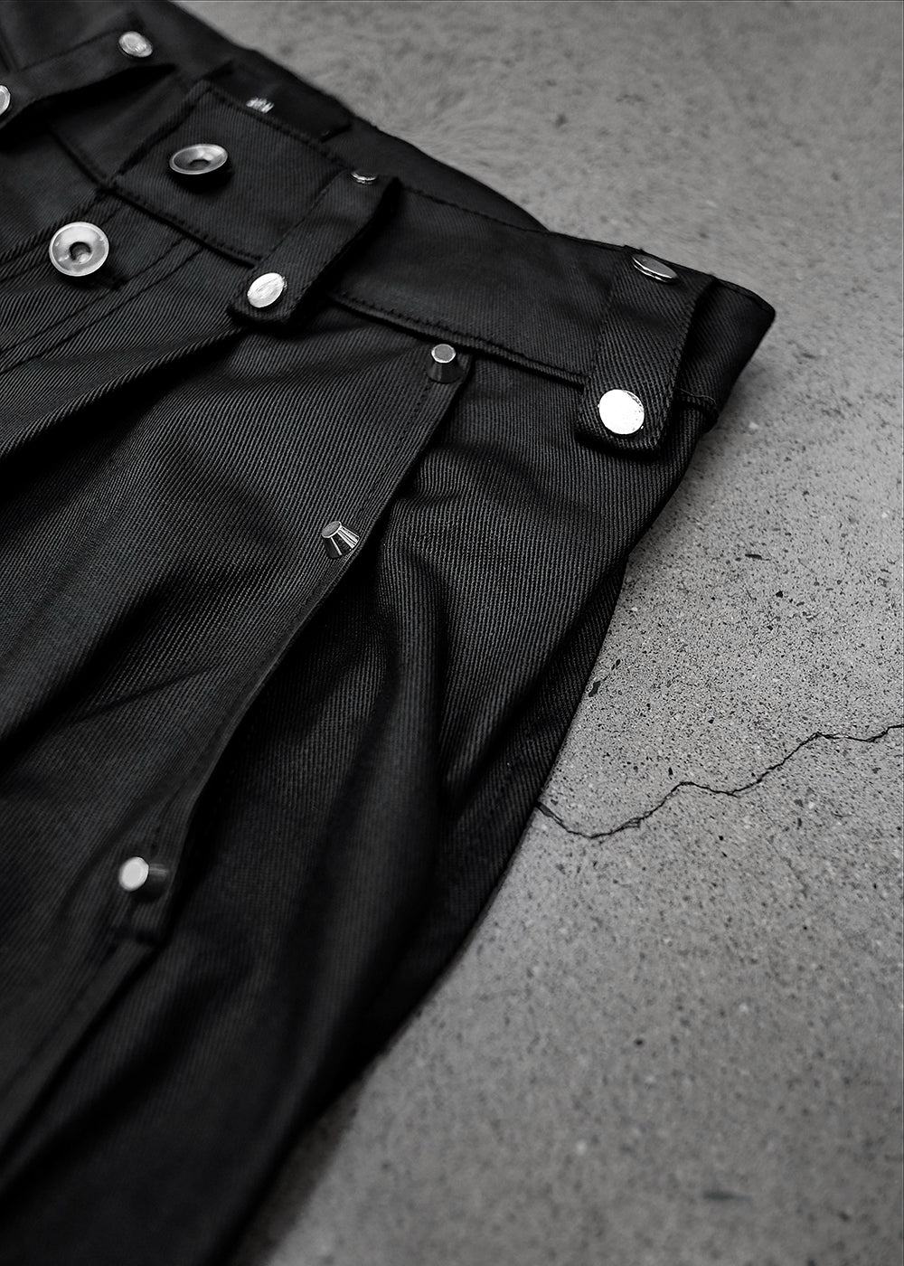 MULTI RIVET WAXED WIDE PANTS - QD126A