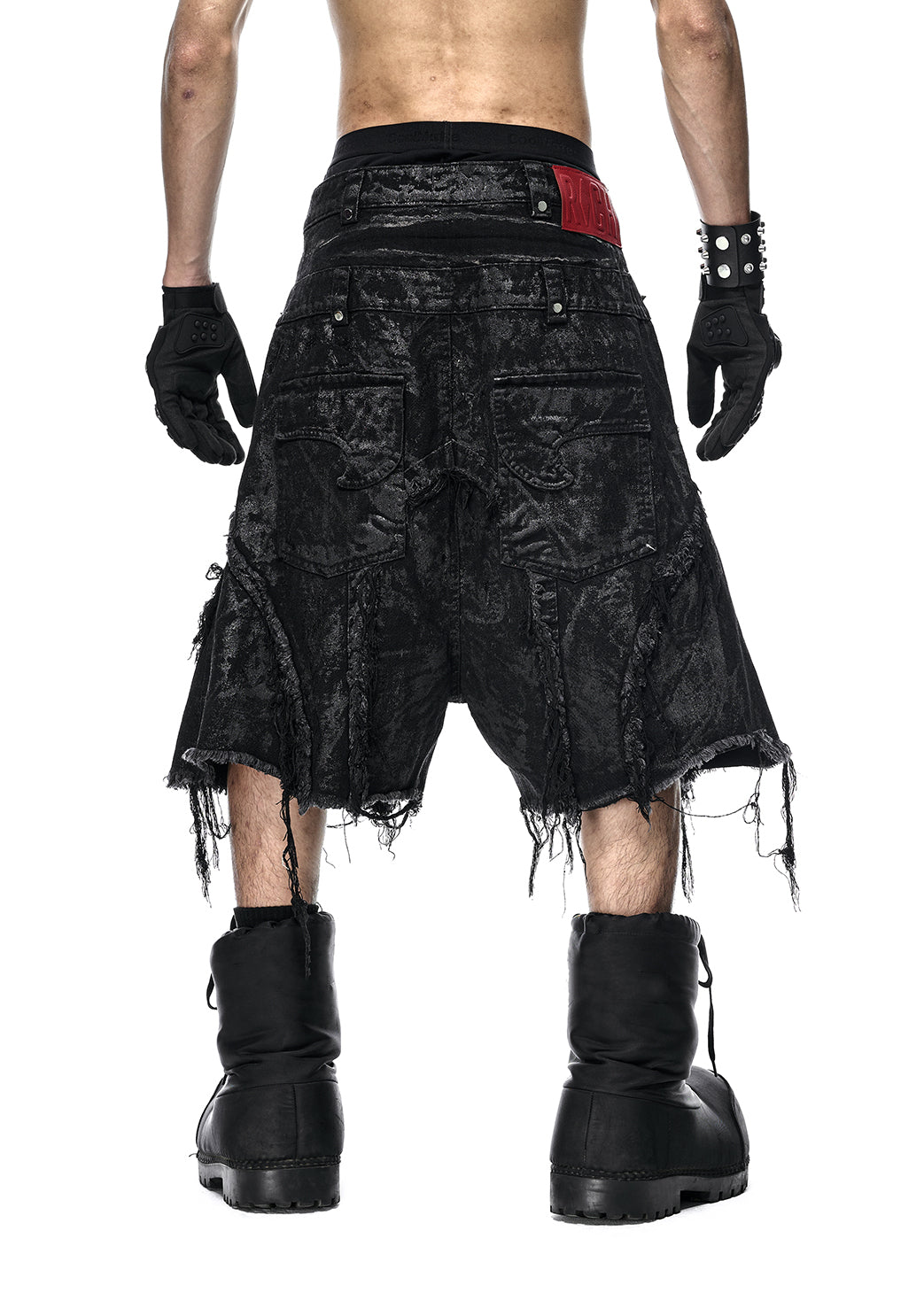 VAMP BLACK WAXED SHORT - QN064A