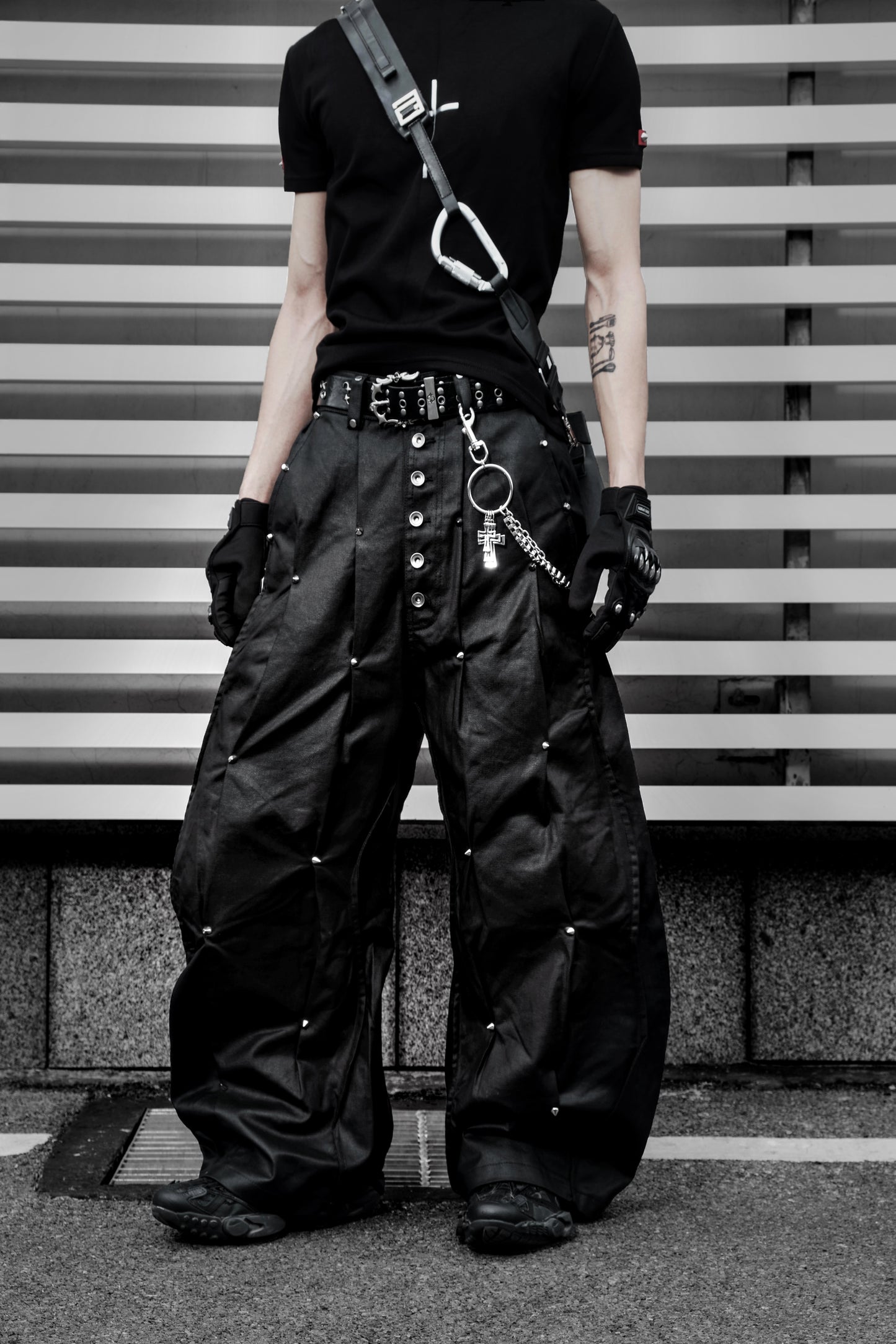 MULTI RIVET WAXED WIDE PANTS - QD126A